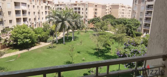 For rent in Madinaty, a 96m apartment, private finishing in B7, third floor, wide garden view