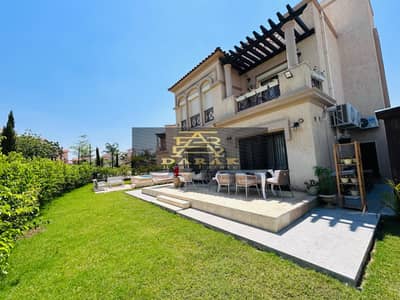 Villa for sale in my city, luxurious with a swimming pool at the Four Seasons, completely beachfront
