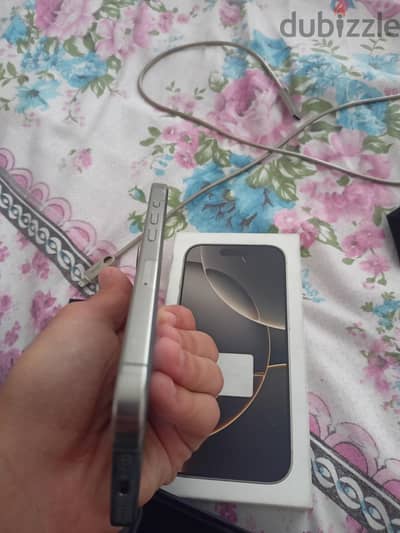 آبل - آيفون 16 برو