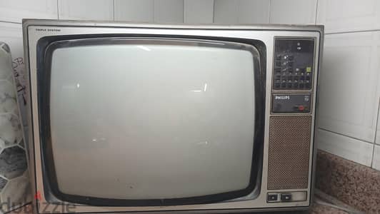 تلفزيون فيليبس (Philips) أصلي ( أنتيكا ) حجم كبير و يعمل