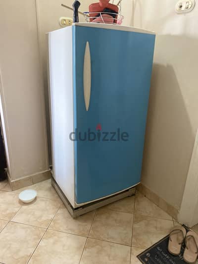 ديب فريزر ٥ درج اليكترونات استعمال خفيف حالته ممتازه