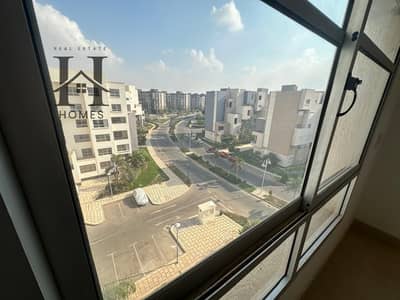 شقة متشطبة بالكامل للبيع في مدينتي – موقع مميز B8