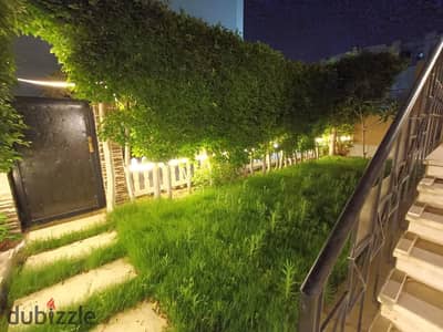 شقة ارضى بجاردن للايجار تشطيبات مودرن موقع مميز