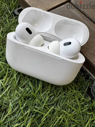 سماعة Apple AirPods Pro (الجيل الثاني 2nd Generation) - شحن Lightning