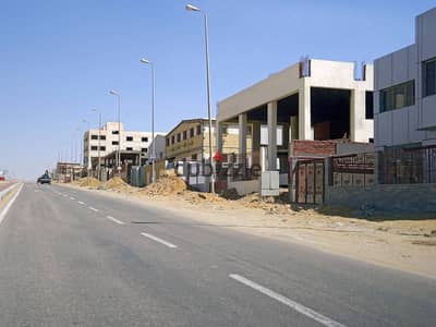 مصنع هندسي للايجار منطقة الصناعيه بالتجمع الخامس  دور ارضي بزمنت على مستوى الارض  المساحه 1000 م  مطلوب 180.000  شهرين تامين  شهر عمولة