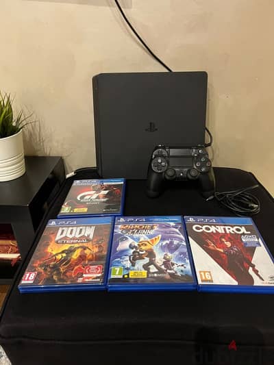 PS4 slim like new