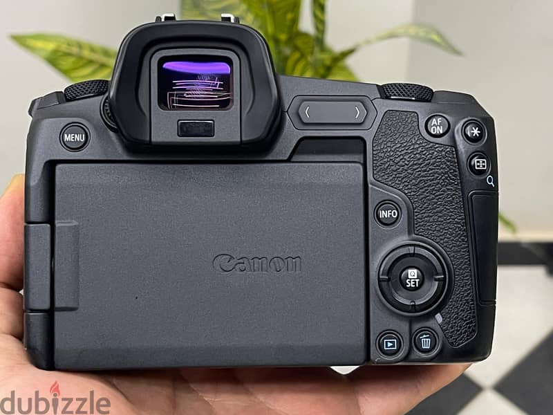 Canon R 1