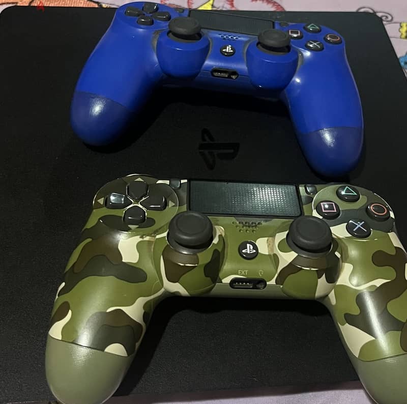 PlayStation 4slim 1