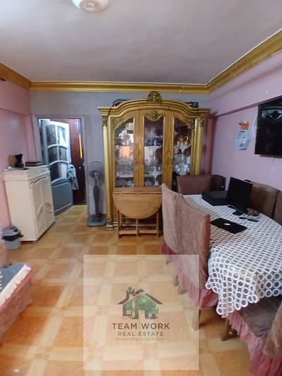 Valid paperwork and a prime location. . 70m² apartment from the original owner in "The Third District - Second Neighborhood"!