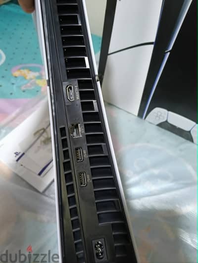 ps5 slim digital 825 بحالة الزيرو