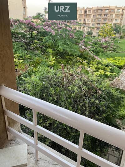 شقه غرفتين للبيع على طريق السويس مباشرة و بالقرب أوبن أير مدينتى كومبوند بترفلاى مدينة المستقبل دقايق من التجمع الخامس