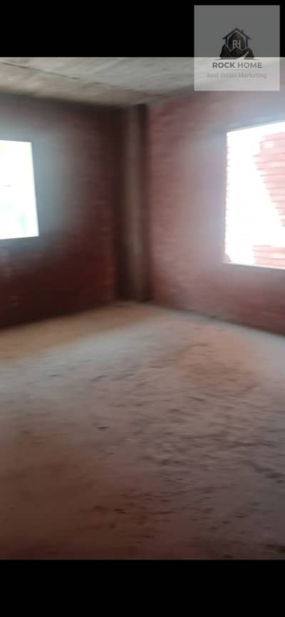 Apartment for sale in the lower Al-Ma'araj, neighborhood eight, semi-finished, 170 m, with free space