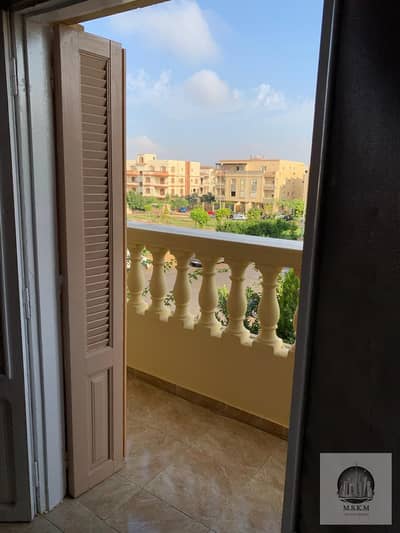 Apartment for rent in Al Zahraa, First Settlement, 200 sq m, ground floor, 3 rooms and 3 bathrooms, super deluxe, all utilities connected, 24,000 EGP