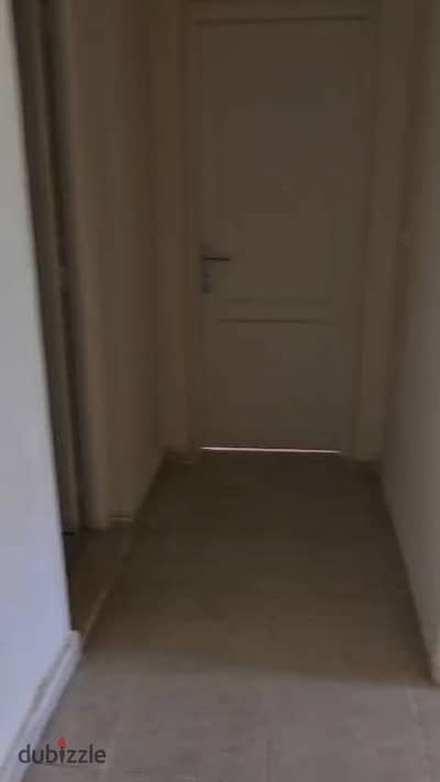 شقه للايجار في مدينتي 175متر وحديقه 60متر نموذج 300 مطلوب 30 الف 3غرف و3حمام وريسبشن 3 قطع ومطبخ كبير فرصه ممتازه جدا معاينه اي وقت للتواصل01017251574