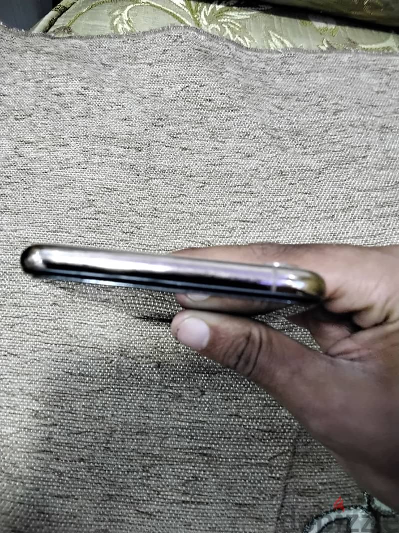 iPhone Xs Max 3