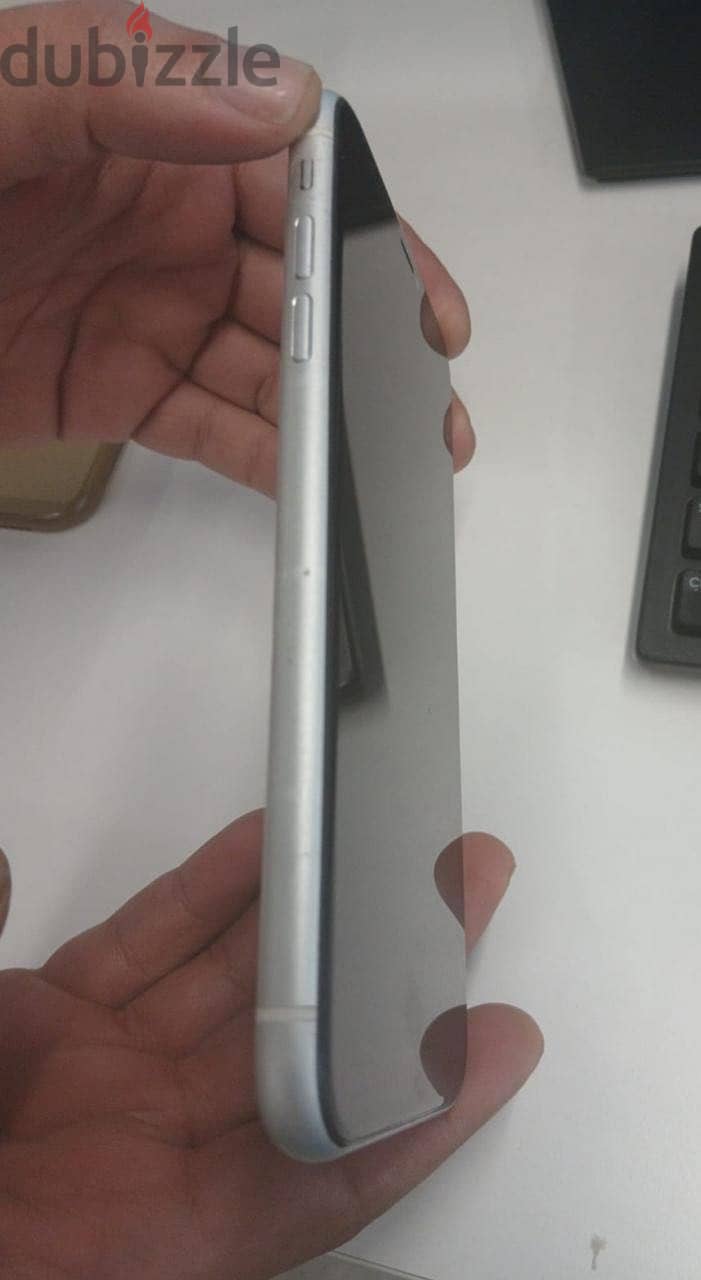 Apple - iPhone XR 3