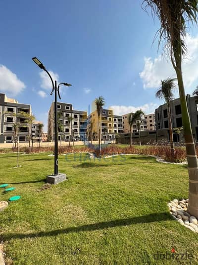 شقة للبيع في كمبوند سيفورا هايتس -نصف تشطيب - فيو علي الجاردن والنافورة
