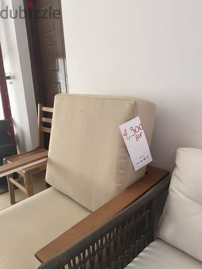 Ariika outlet.