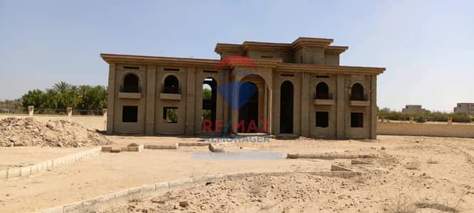 Villa for Sale | Compound Ofok – Cairo Alexandria Desert Road  5,200 SQM Land | 1,200 SQM BUA | Two Floors | EGP 30M Cash  A spacious villa for sale i
