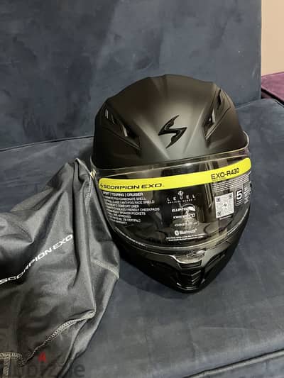 خوذة Scorpion Exo-R430 استيراد جديدة بالشنطة