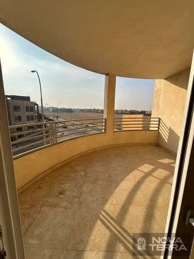 A distinctive apartment for rent in West Somid.