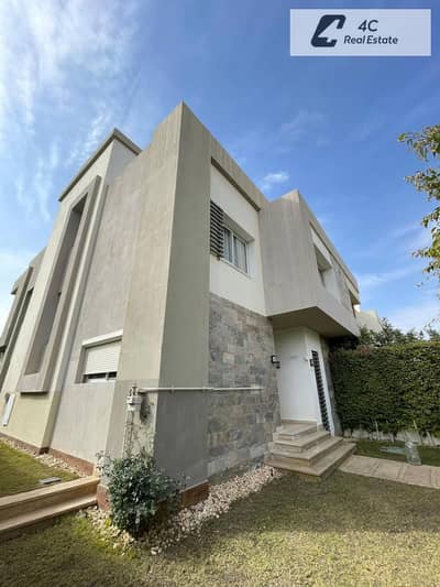 Fully finished Townhouse Ready To Move with Special Price in Hyde Park Compound - New Cairo