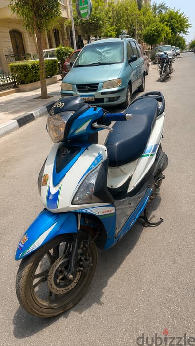 اسكوتر st200plus بحاله ممتازه جدا والمعاينه فأي وقت وبسعر اقل من تمنه