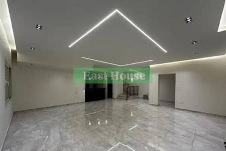For rent in my city, a villa with ultra-super luxury finishing in a very distinctive location, close to services and in the condition of first residence.