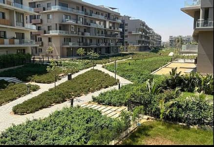 شقة للبيع  أرضي بحديقة في Green 5 – الشيخ زايد 180 متر مساحة الحديقة: 84 متر