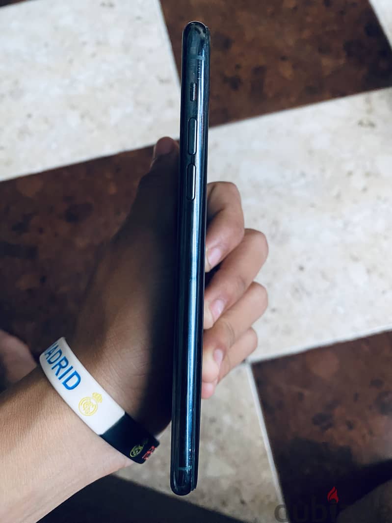Apple - iPhone 11 Pro Max 1