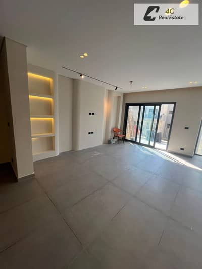 شقه 156م luxury -باقل سعر في ايستاون سوديك التجمع الخامس بتقسيمه مميزه view panorama جاهزه للمعاينه