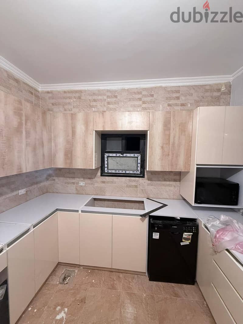 Full kitchen like new | used only 4 months! 1