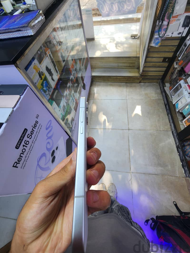 OPPO Reno 15 3