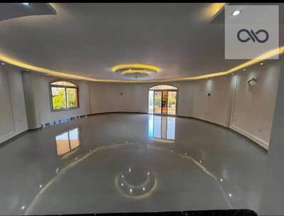 Villa for sale in Al-Yasmeen 3 - First Gathering  A complete villa in a very distinctive location inside Al-Yasmeen 3 - First Gathering, on a land of 635 m², characterized by large built areas, distribution