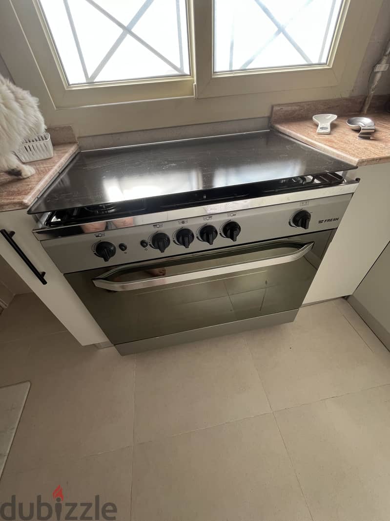 FRESH OVEN /STOVE ONLY TWO WEEKS OLD !!!! 2