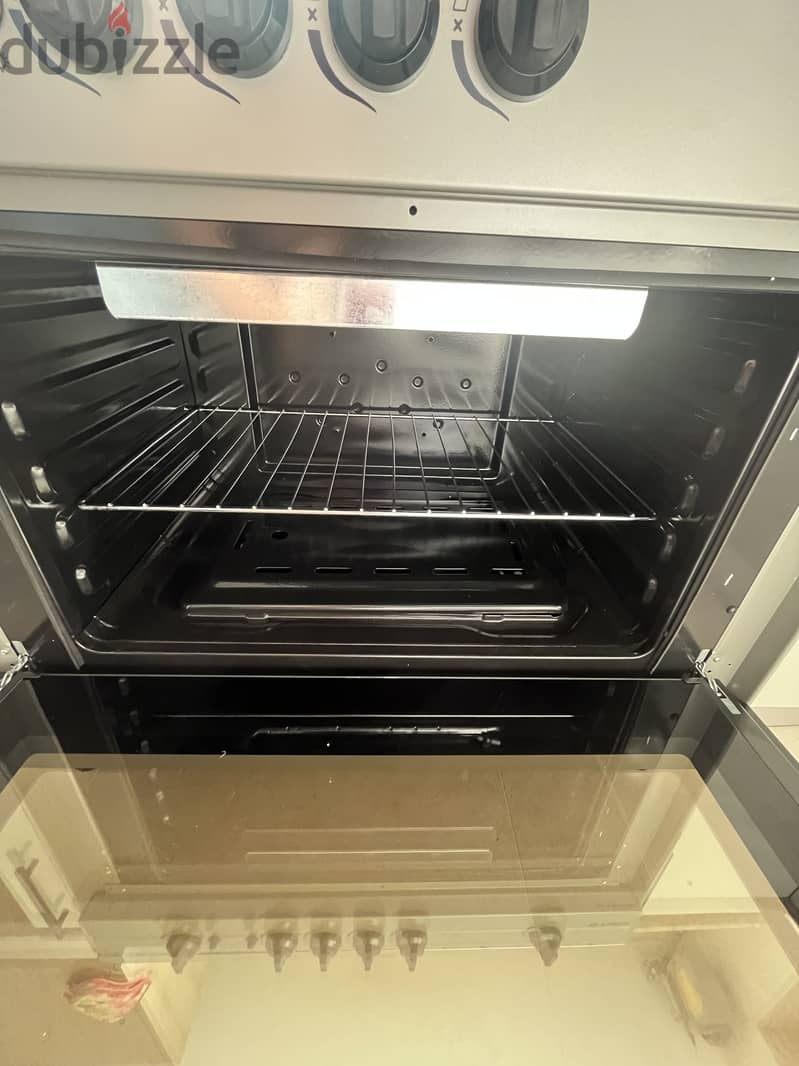 FRESH OVEN /STOVE ONLY TWO WEEKS OLD !!!! 3