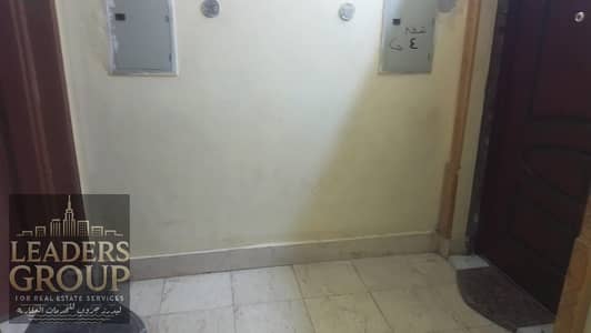 شقه للبيع في مربع الوزراء// 147 متر دور ارضي   عدادات قديمة الكهرباء وغاز حصة ارض و حصة جراج عمارات مصر الجديده مباني تسعينات