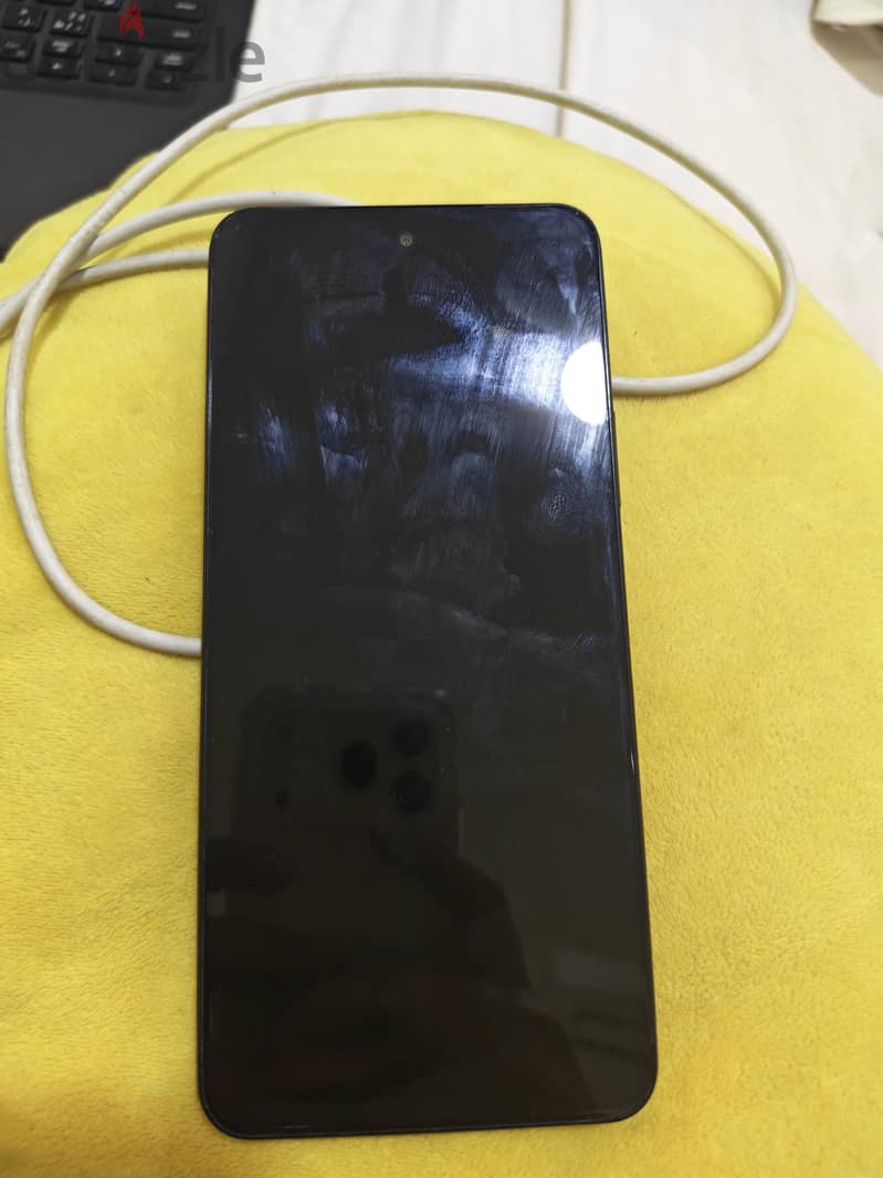 Vivo Y29 4