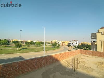 First floor apartment in villas with payment facilities
