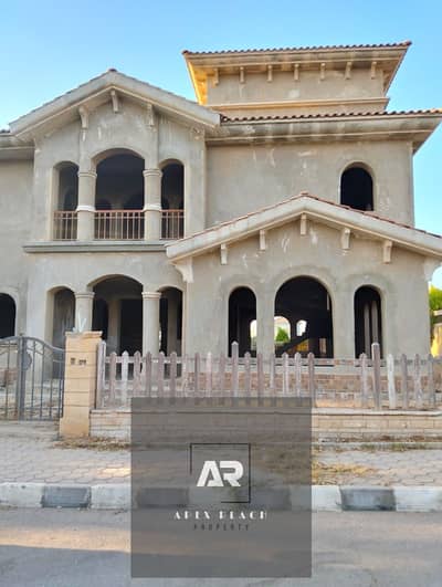 فيلا بمساحة 1060 متر نص تشطيب للبيع علي اعلي ربوه في الرحاب هيلز - مدينة الرحاب - التجمع الاول - القاهره الجديده