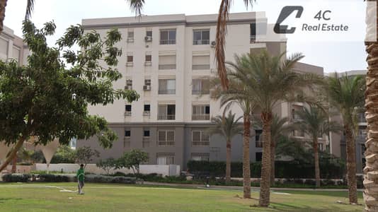شقة بمساحة مميزة واقل سعر في الماركت وجاهزة علي السكن بالتكيفات في كومباند هايد بارك التجمع الخامس القاهرة الجديدة Hyde Park Compound Fifth Settlement