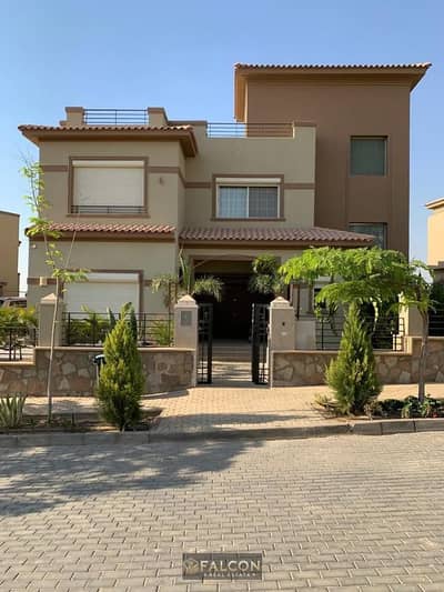 تاون هاوس فيلا كورنر تريبل فيو في ارقي كمبوند في التجمع الخامس hyde park بجوار mivida & palm hills & mountain view