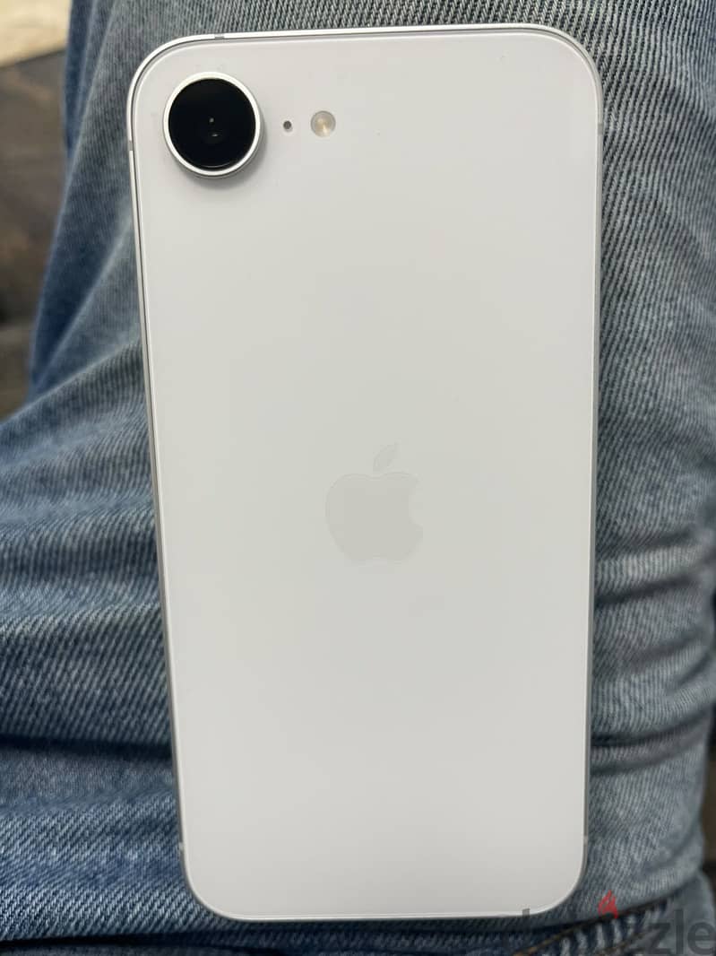 Apple - iPhone 16e 5