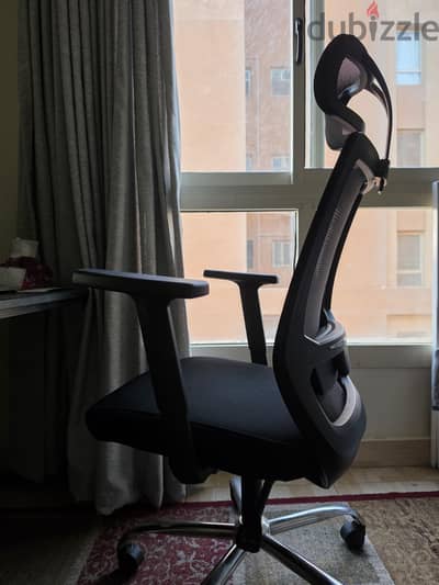 M5 Black Mesh Chair – كرسي مكتب Ergonomic