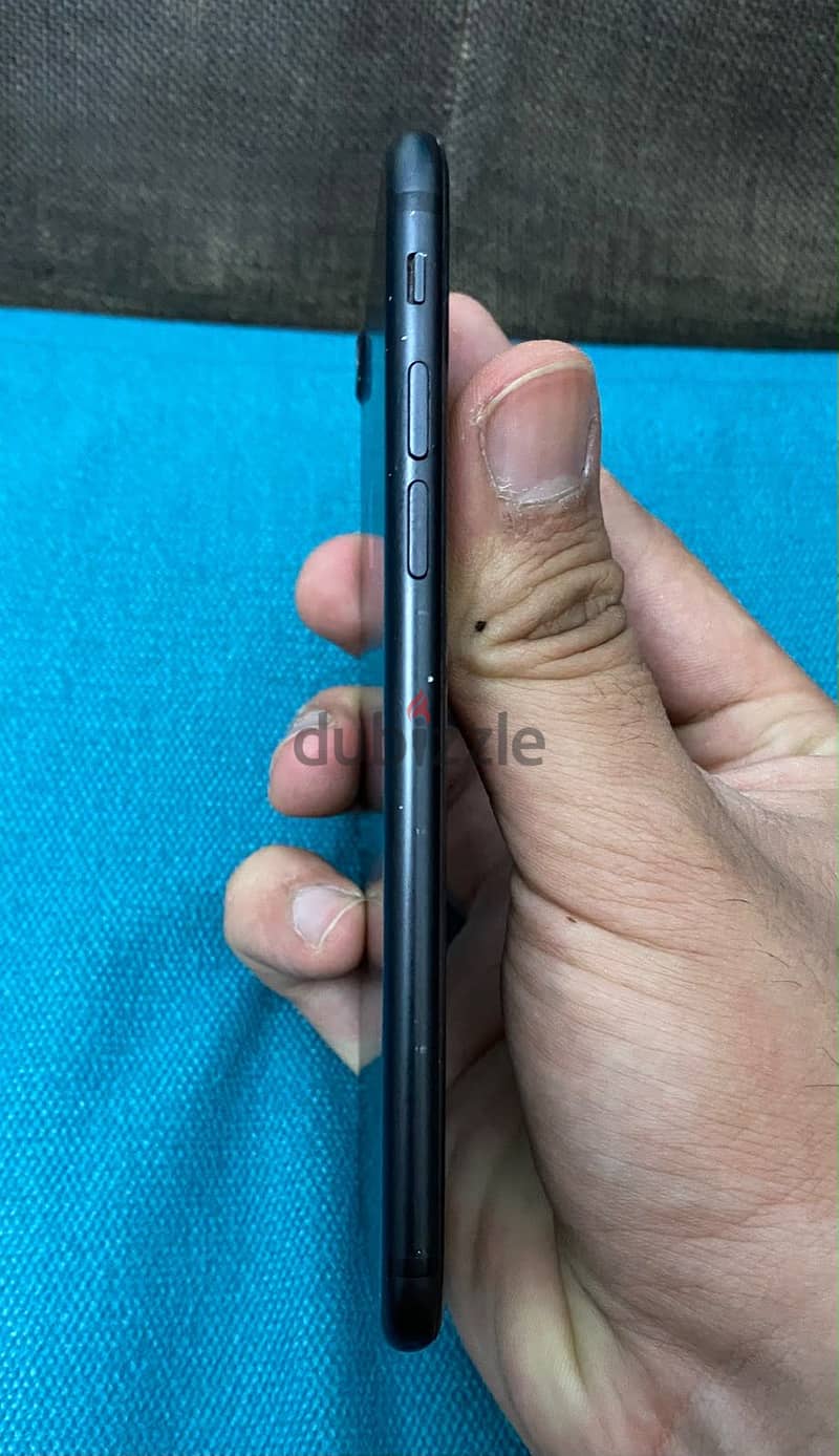 Apple - iPhone 7 5