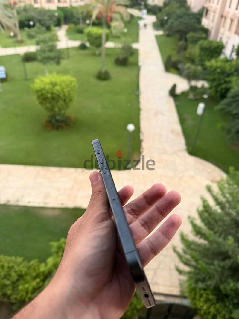 Apple - iPhone 15 Pro Max 4