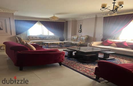 شقة للبيع في البنفسج 6 بالتجمع – تشطيب راقٍ ومميز وفيو على جاردن وشارع رئيسي