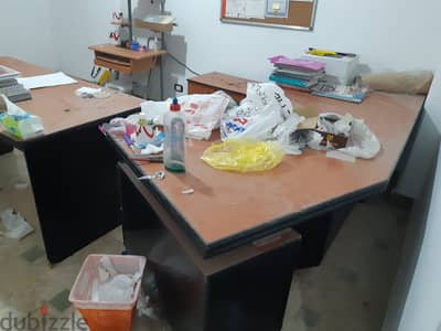 مكتب مدير كبير بوحدة جانبية