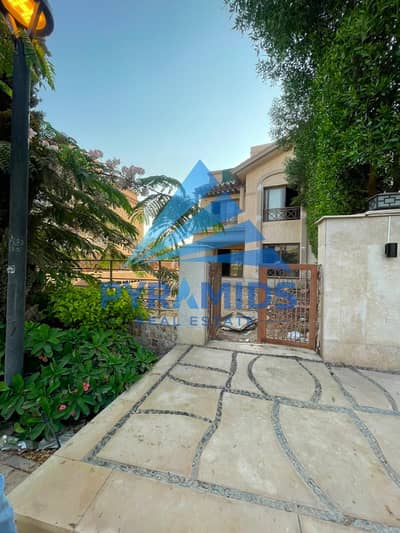 Corner Villa Townhouse 300m land distinctive location in Madinaty in the Four Seasons area immediate delivery