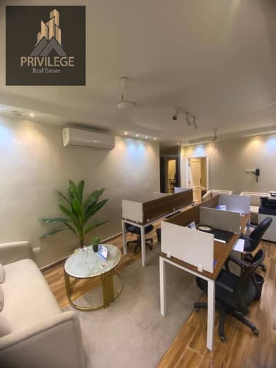 For sale, an administrative headquarters, ultra-super-lux finishing, 135m, Al-Hudaba Al-Wasati, the low first floor.